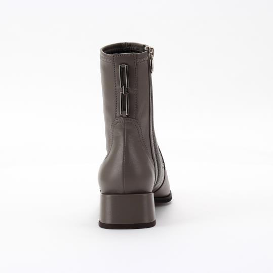 RM-JJ2562