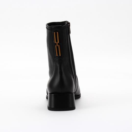RM-JJ2562