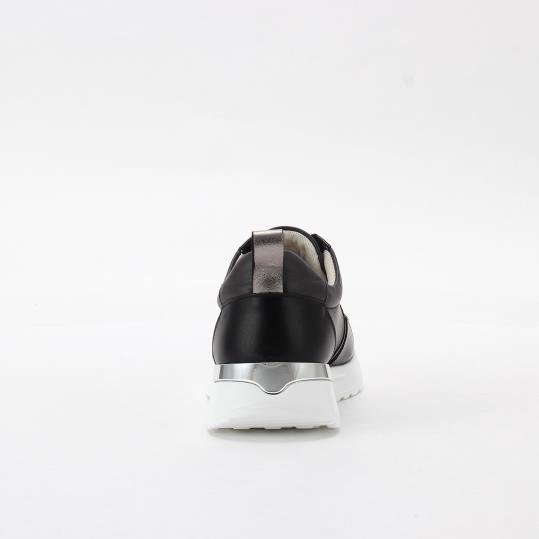 UE-255074